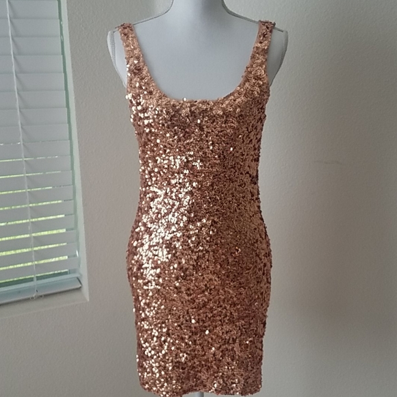 Dresses & Skirts - Gold Sequin Dress
